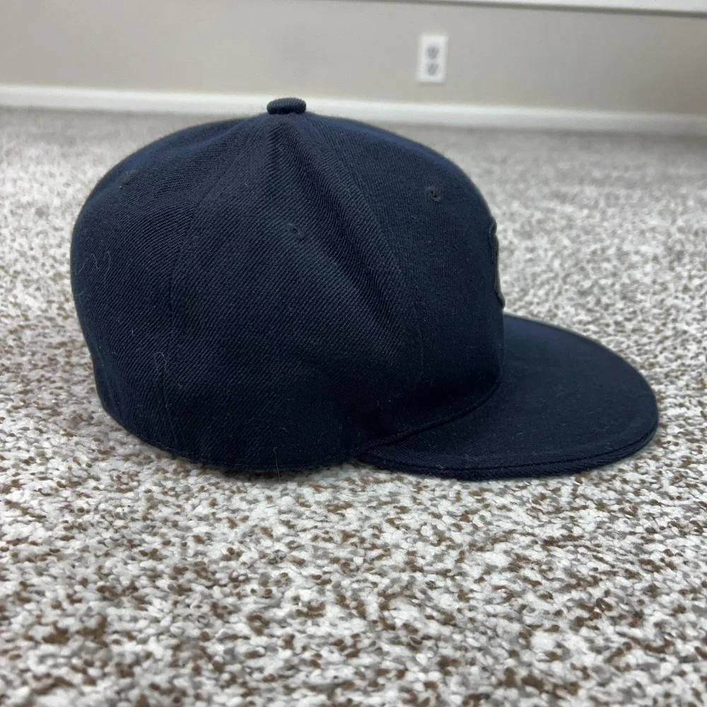 Minnesota Twins Hat Cap Fitted Mens 7 3/8 Navy MLB Baseball TC Logo Blackout‎